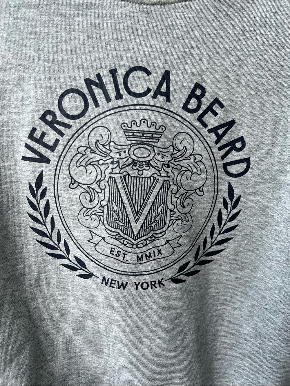 VERONICA BEARD
Beaumont Logo Sweatshirt In Heather Grey - Picture 3 of 6